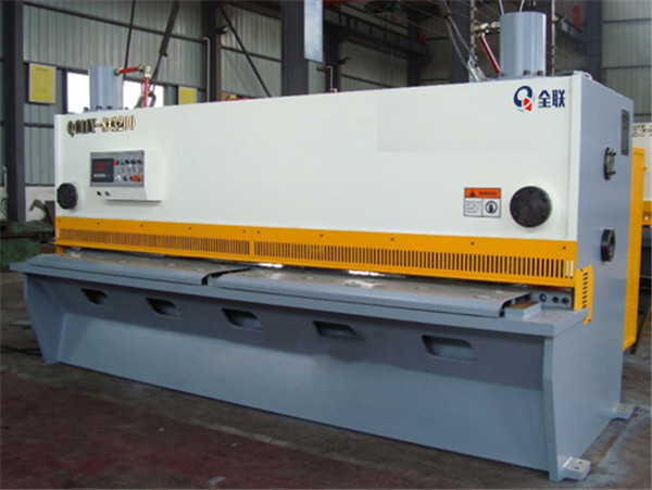 西(xi)安液壓剪(jian)闆機 西安液壓(ya)剪闆機