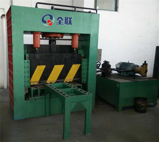 液(yè)壓龍門剪(jian)切機 液壓龍門(men)剪切機