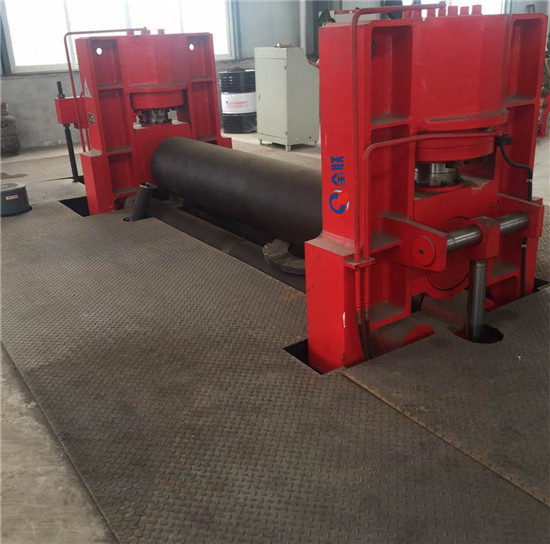 上輥萬能(neng)式三輥卷(juan)闆機 上輥(gǔn)萬能式三(sān)輥卷闆機(ji)