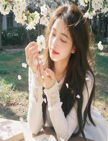 电影经典《双界倒爷之女帝是我网友》的人物塑造与情感表达 ——电影爱好者的必读指南