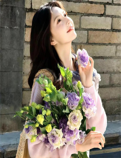 人物深度分析：圣女芳心中的表演细节的精准把握与艺术处理 感受人物塑造的匠心